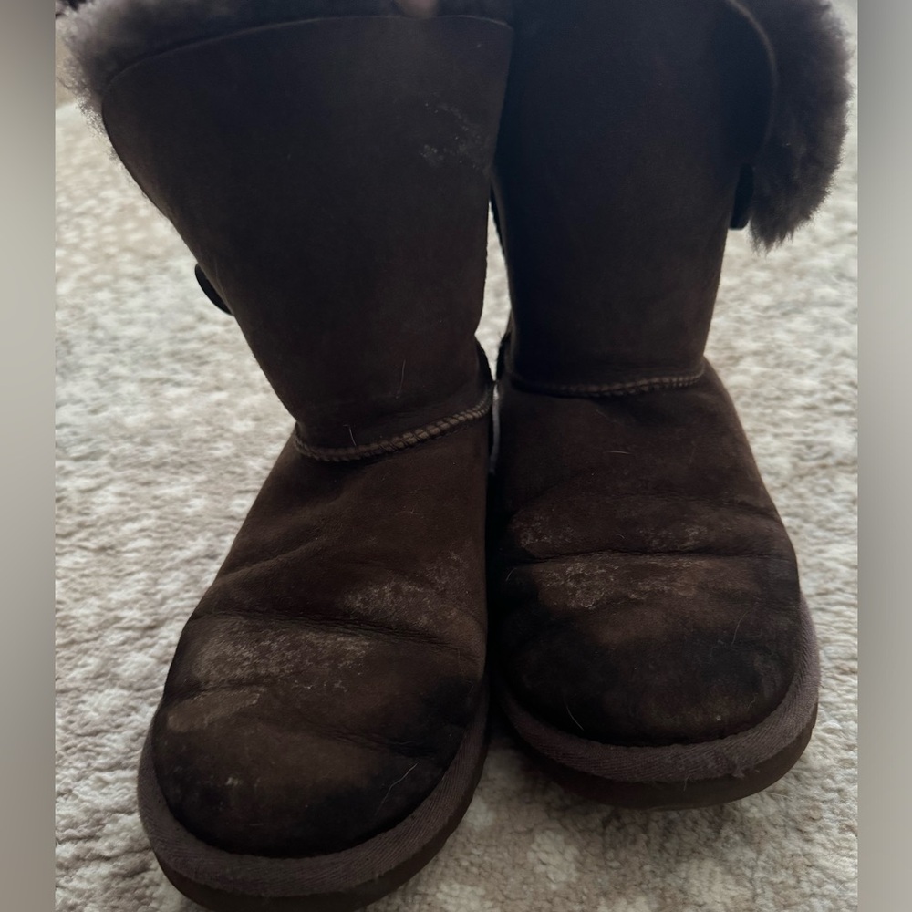 Brown Bailey UGG Boots - Picture 8 of 8